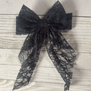 Elegant Black Lace Bow